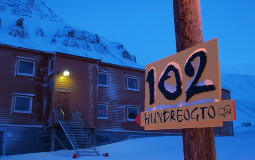 Gjestehuset 102, the cheapest accomodations inLongyearbyen