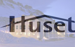 Huset i Longyearbyen på Svalbard er en av samarbeidspartnee til DSB 2015, og her arrangeres hovedarrangementet  som er 6 timer non-stop konserter parralelt over 2 etasjer.