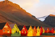 Spisshusene i Longyearbyen. Også kalt Indianerlandsbyen