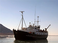 Bluescruise til Barentsburg med MS Langøysund under Midanttsolbluesen 2012