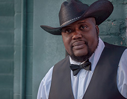 Sugaray Rayford  ser du i Longyearbyen i høst