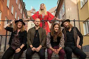 Lisa Lystam med sitt Family Band kommer til Longyearbyen på bluesfestivalen