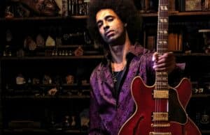 Selwyn Birchwood spiller på mørketidsfgestivalen på svbalbard i oktober