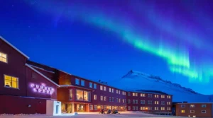 Hurtigruten Svalbard tilbyr overnatting på Funken ØLodge under bluesfestivalen
