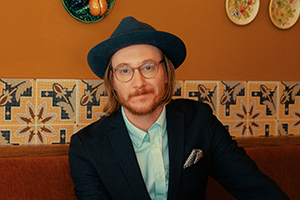 Adam Douglas som duo kommer til Dark Season Blues