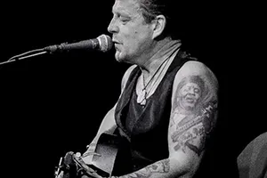 Ian Siegal kommer til Dark Season blues