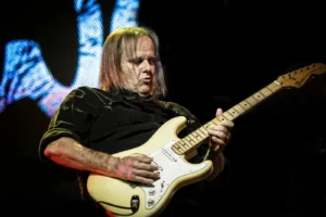Walter Trout, bluesock legenden, kommer til Svalbard for å spille på Dark Season Blues