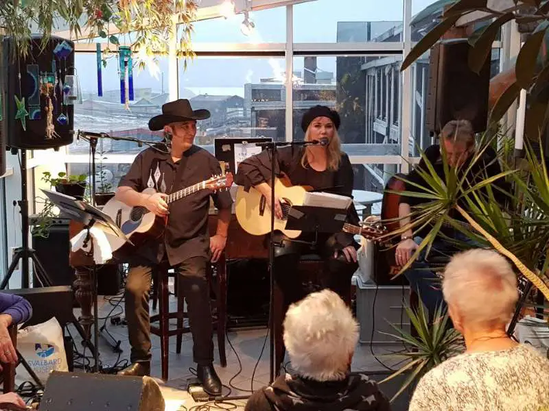 Polarrigge, Vinterhagen Restaurant, konsert under Dark Season Blues Svalbard